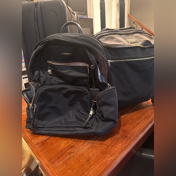 Tumi Oxford compact carry-on - Picture 3 of 17